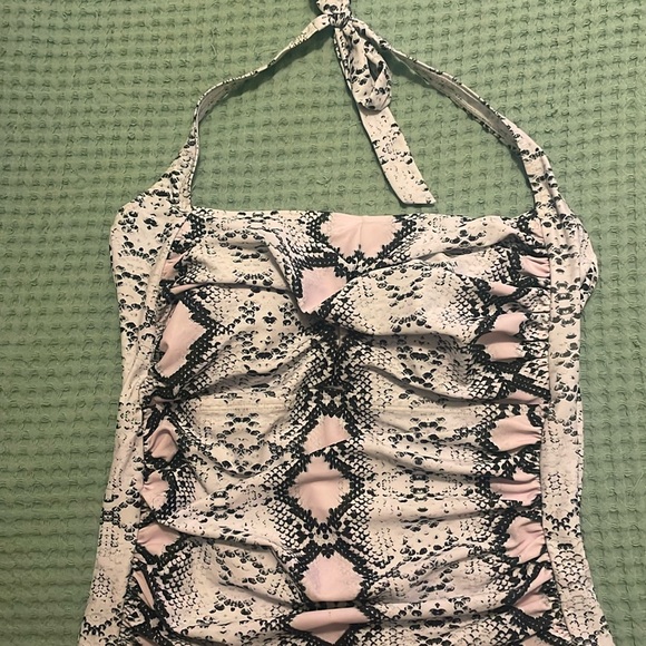 Women’s Tummy Control One piece Swimsuit - Picture 1 of 5